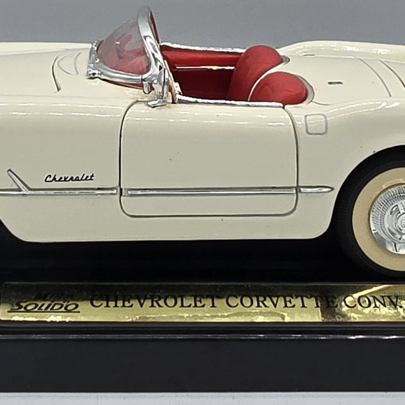 1953 Chevy Corvette Convertable - Picture 4 of 12